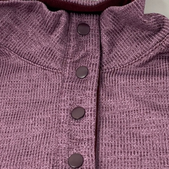 Swiss Alps women’s 1/4 snap dark pink top, size L - Picture 5 of 10